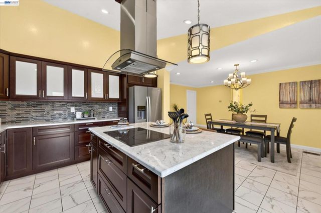 2358 Crestline Rd, Pleasanton, CA 94566