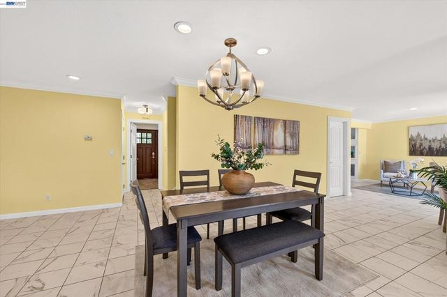 2358 Crestline Rd, Pleasanton, CA 94566
