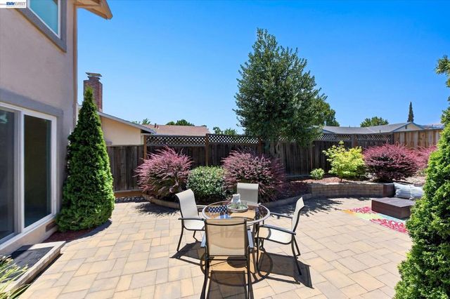 2358 Crestline Rd, Pleasanton, CA 94566