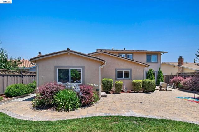 2358 Crestline Rd, Pleasanton, CA 94566
