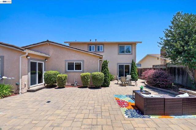 2358 Crestline Rd, Pleasanton, CA 94566