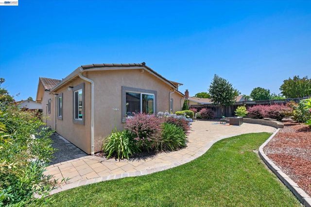 2358 Crestline Rd, Pleasanton, CA 94566