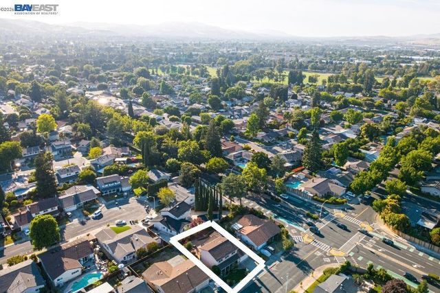 2358 Crestline Rd, Pleasanton, CA 94566
