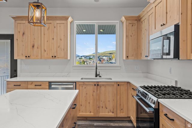 827 E JENNY LN, Morgan, UT 84050