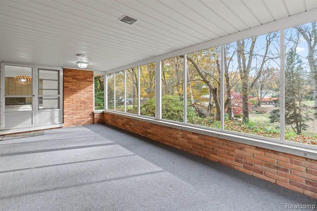 4966 Whispering Pine Lane, Bloomfield Hills, MI 48302