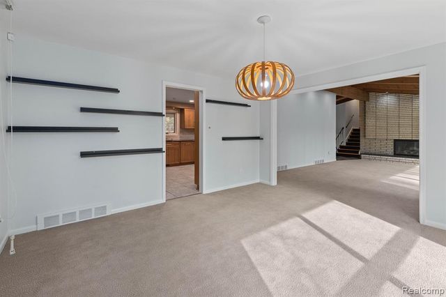 4966 Whispering Pine Lane, Bloomfield Hills, MI 48302