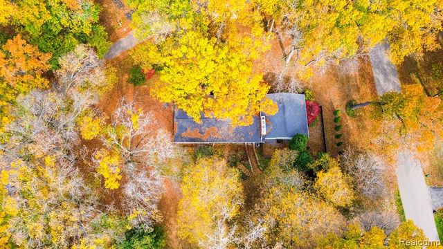 4966 Whispering Pine Lane, Bloomfield Hills, MI 48302