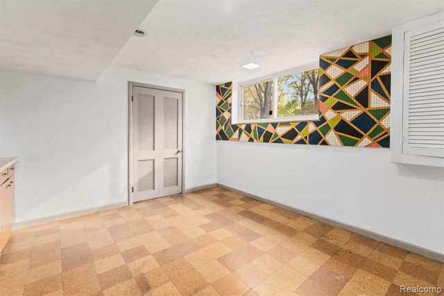 4966 Whispering Pine Lane, Bloomfield Hills, MI 48302