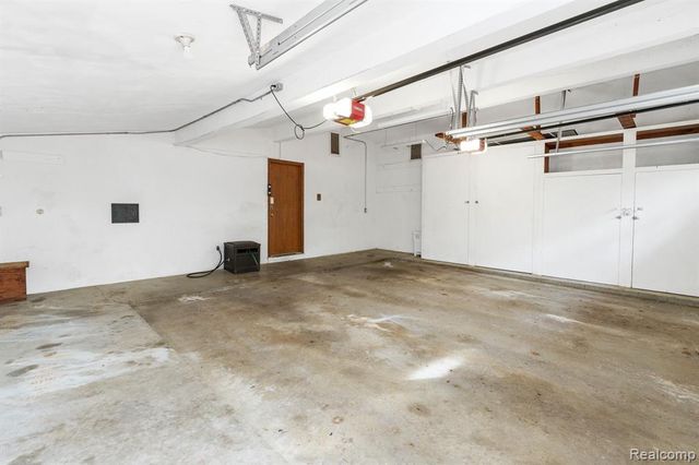 4966 Whispering Pine Lane, Bloomfield Hills, MI 48302