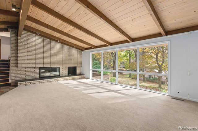 4966 Whispering Pine Lane, Bloomfield Hills, MI 48302