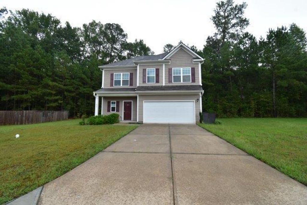 450 S Collington Circle, Dalton, GA 30721