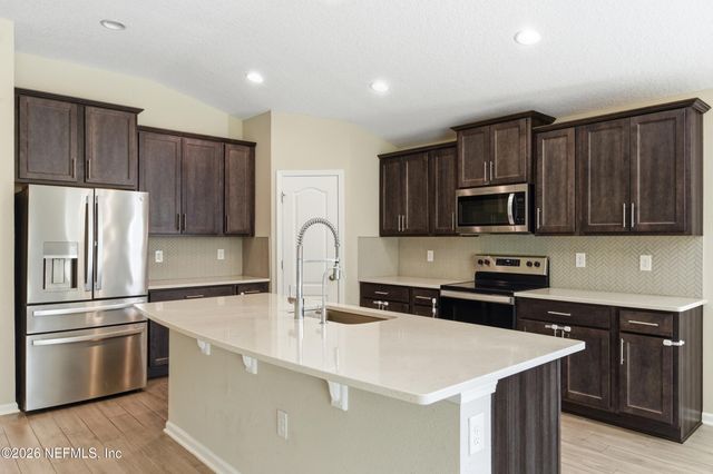 65784 EDGEWATER Drive, Yulee, FL 32097