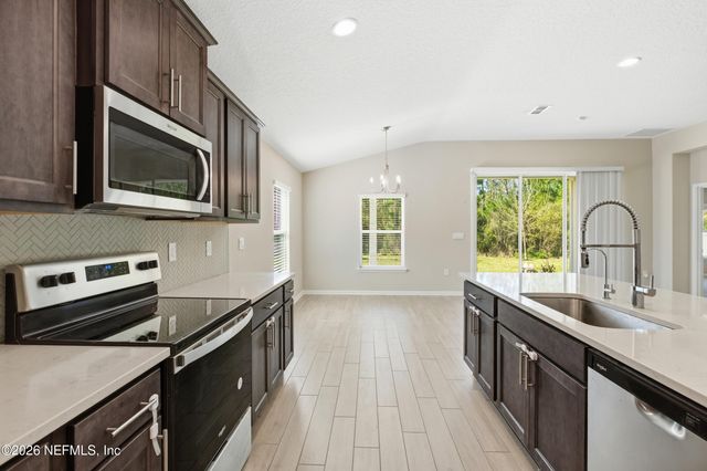 65784 EDGEWATER Drive, Yulee, FL 32097