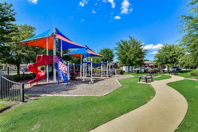 377 Orbit Drive, Lavon, TX 75166