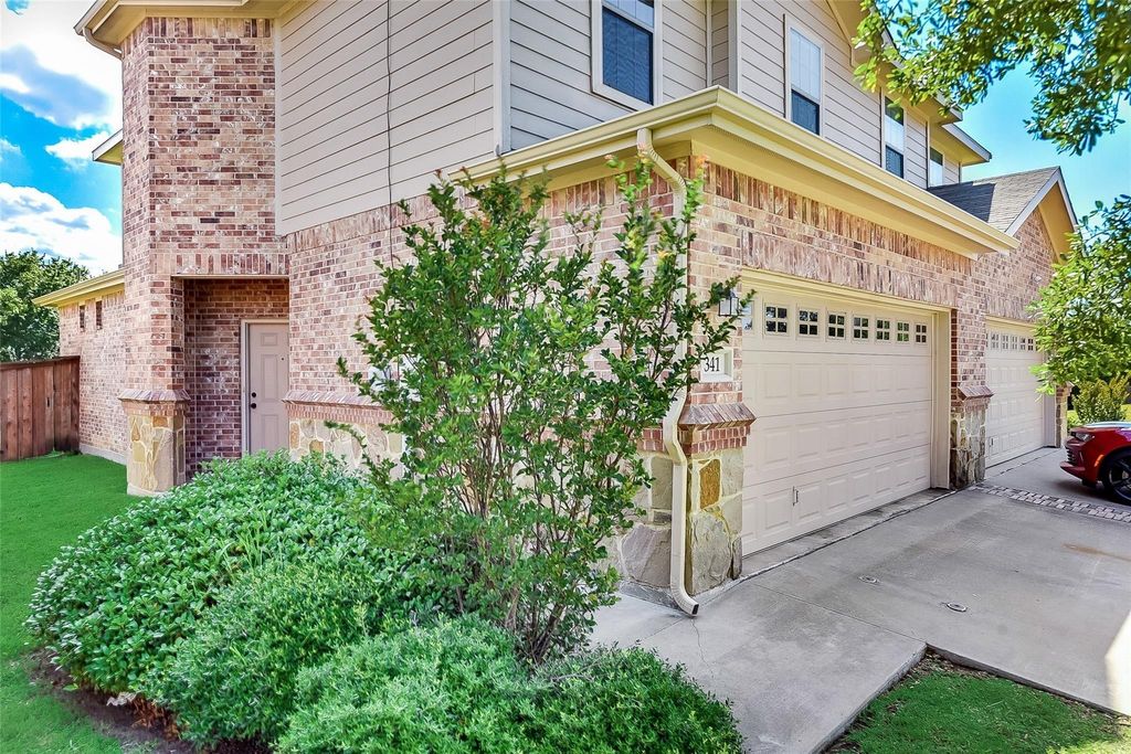 377 Orbit Drive, Lavon, TX 75166