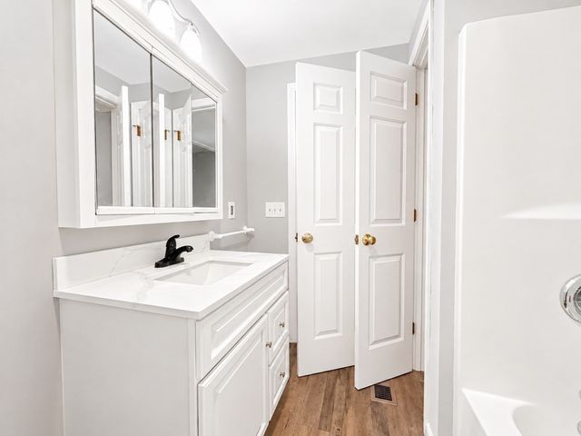 34-36 Hammond St 34, Bridgewater, MA 02324