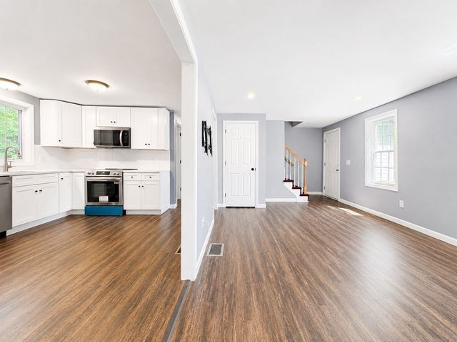 34-36 Hammond St 34, Bridgewater, MA 02324