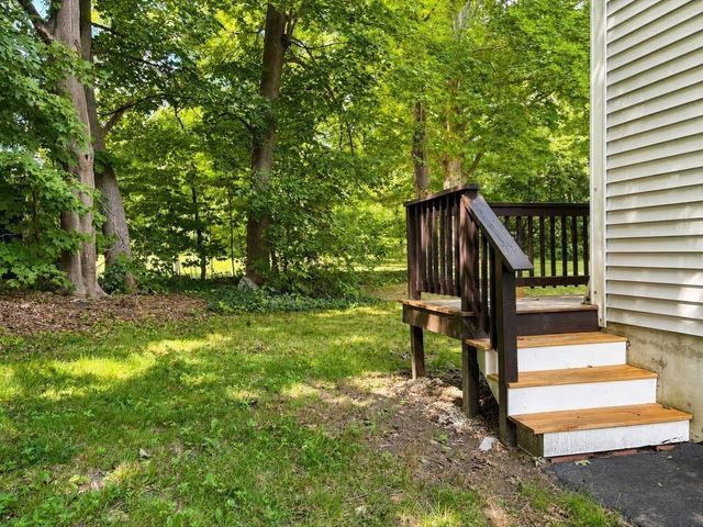 34-36 Hammond St 34, Bridgewater, MA 02324