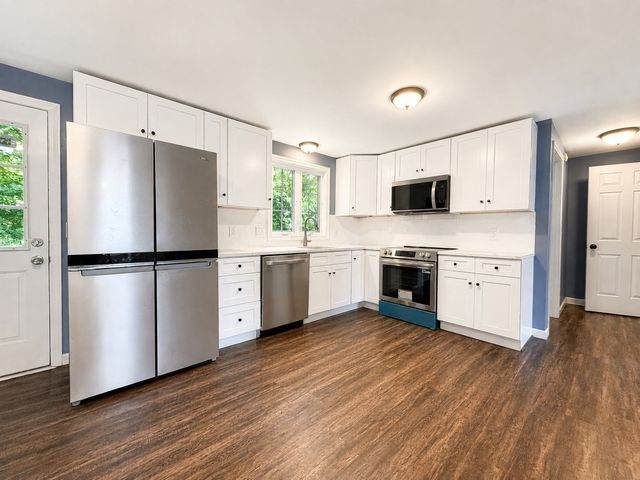 34-36 Hammond St 34, Bridgewater, MA 02324