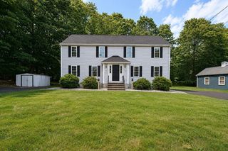 34-36 Hammond St 34, Bridgewater, MA 02324