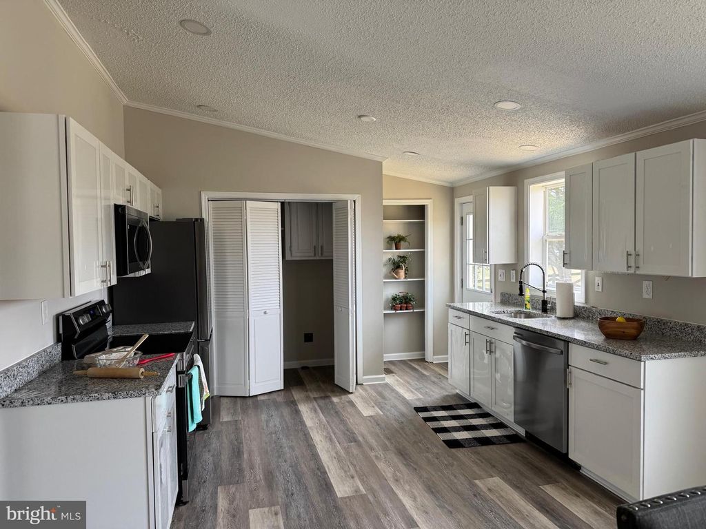 Image 12 of property listing at 21681 SHELBY ST, Great Mills, MD 20634