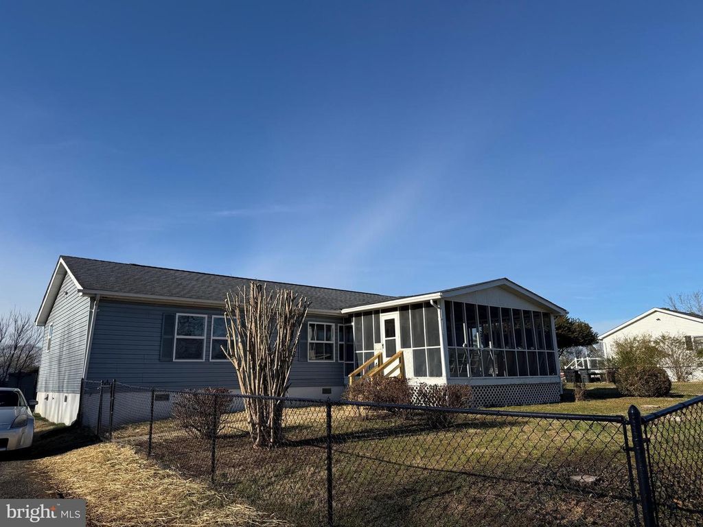 Image 21 of property listing at 21681 SHELBY ST, Great Mills, MD 20634