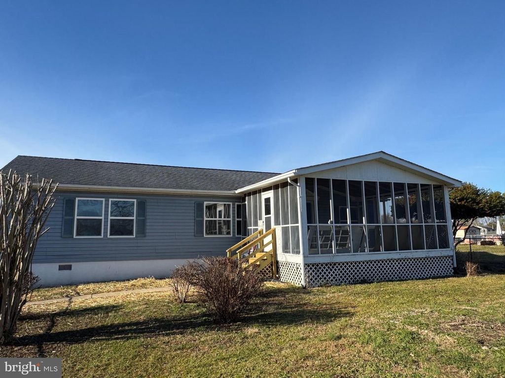 Image 22 of property listing at 21681 SHELBY ST, Great Mills, MD 20634