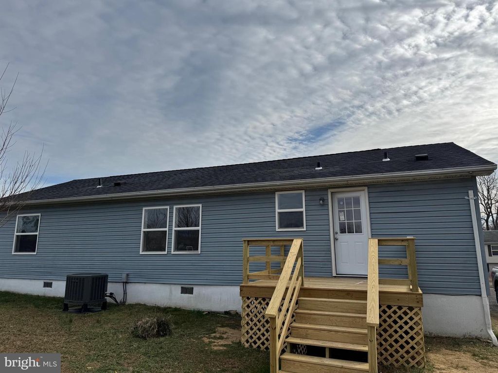 Image 23 of property listing at 21681 SHELBY ST, Great Mills, MD 20634