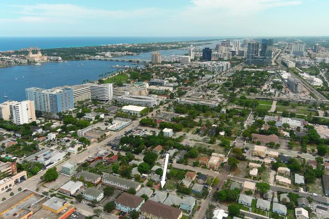 445 Lilac Court, West Palm Beach, FL 33407