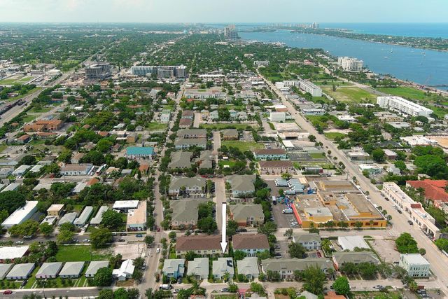 445 Lilac Court, West Palm Beach, FL 33407
