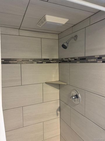 5521 CADIEUX Road, Detroit, MI 48224