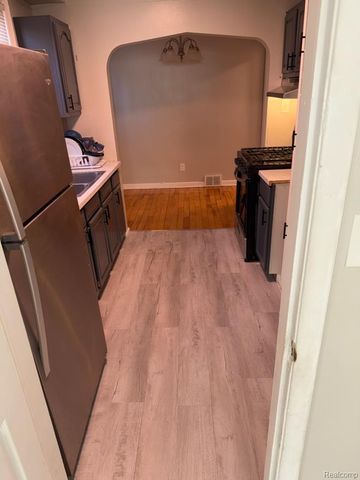 5521 CADIEUX Road, Detroit, MI 48224