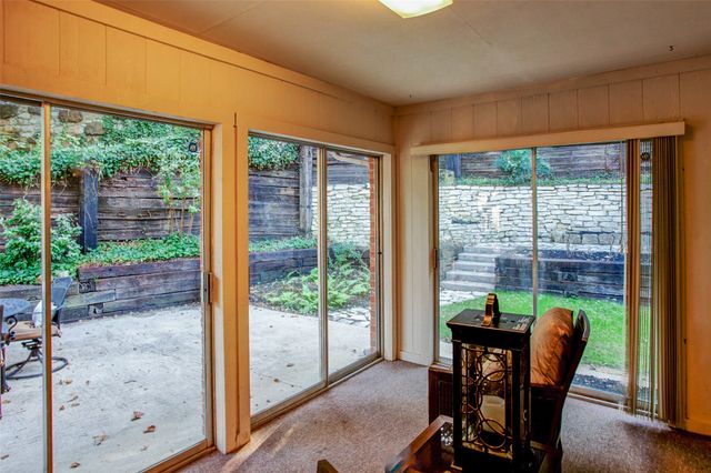 2100 Lakehill Court, Arlington, TX 76012