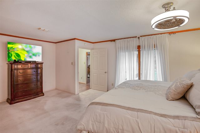 2100 Lakehill Court, Arlington, TX 76012