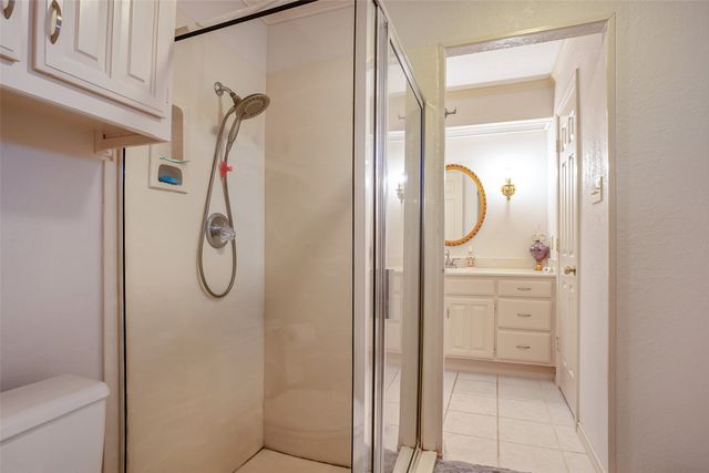 2100 Lakehill Court, Arlington, TX 76012