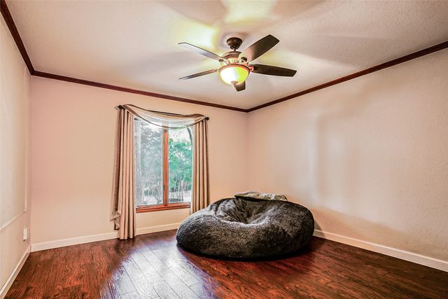 2100 Lakehill Court, Arlington, TX 76012