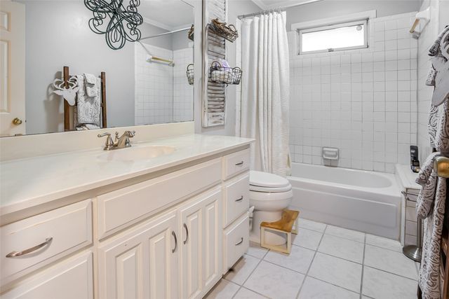 2100 Lakehill Court, Arlington, TX 76012