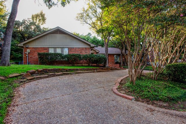 2100 Lakehill Court, Arlington, TX 76012