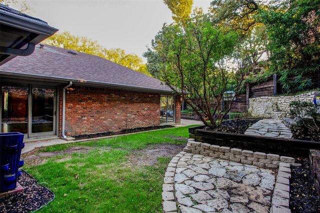 2100 Lakehill Court, Arlington, TX 76012