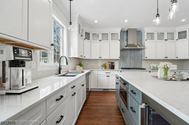 4 Plymouth Dr, Livingston Twp., NJ 07039