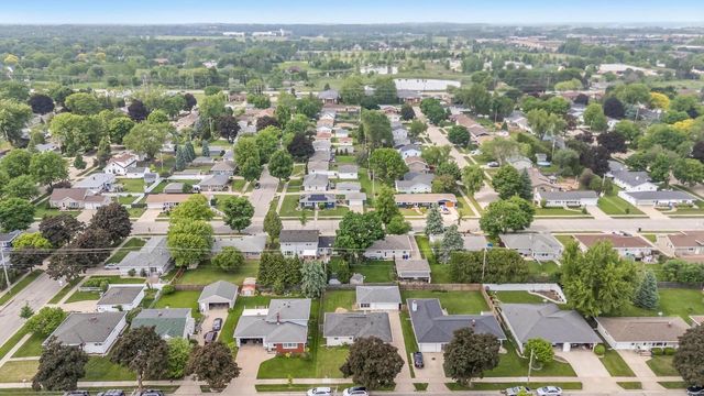 1500 E LINDBERGH STREET, Appleton, WI 54911