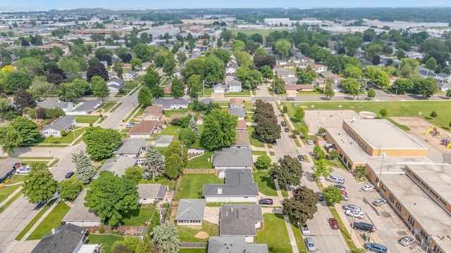1500 E LINDBERGH STREET, Appleton, WI 54911