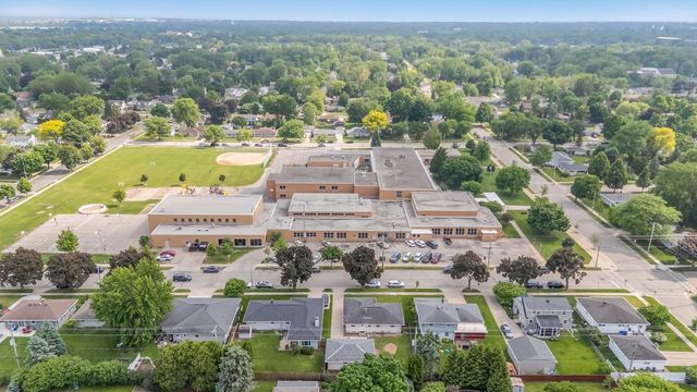 1500 E LINDBERGH STREET, Appleton, WI 54911
