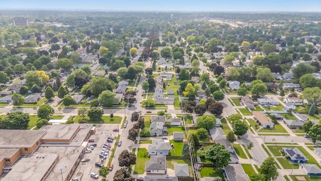 1500 E LINDBERGH STREET, Appleton, WI 54911