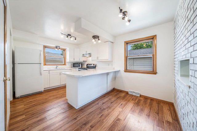 1500 E LINDBERGH STREET, Appleton, WI 54911