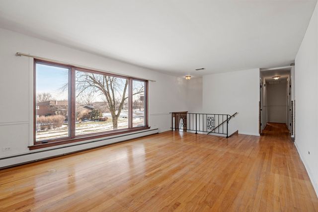 15340 Maple Drive, Oak Forest, IL 60452