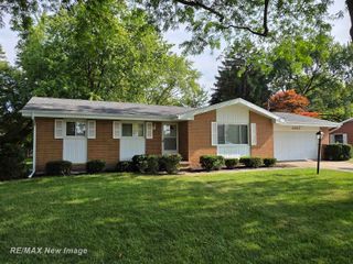 4200 S Wayside Drive, Saginaw Twp, MI 48603
