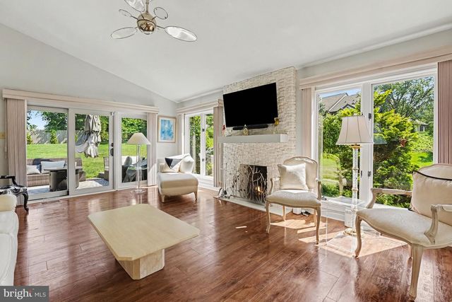 944 HEDGEROW CT, Blue Bell, PA 19422