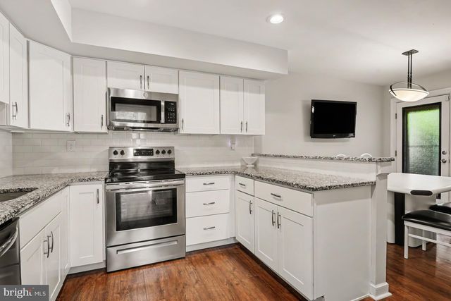 944 HEDGEROW CT, Blue Bell, PA 19422