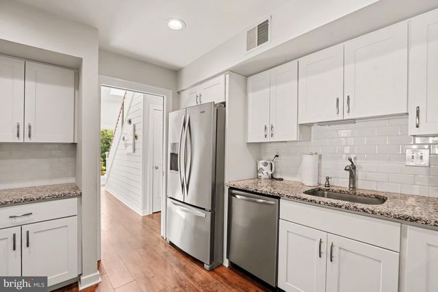 944 HEDGEROW CT, Blue Bell, PA 19422